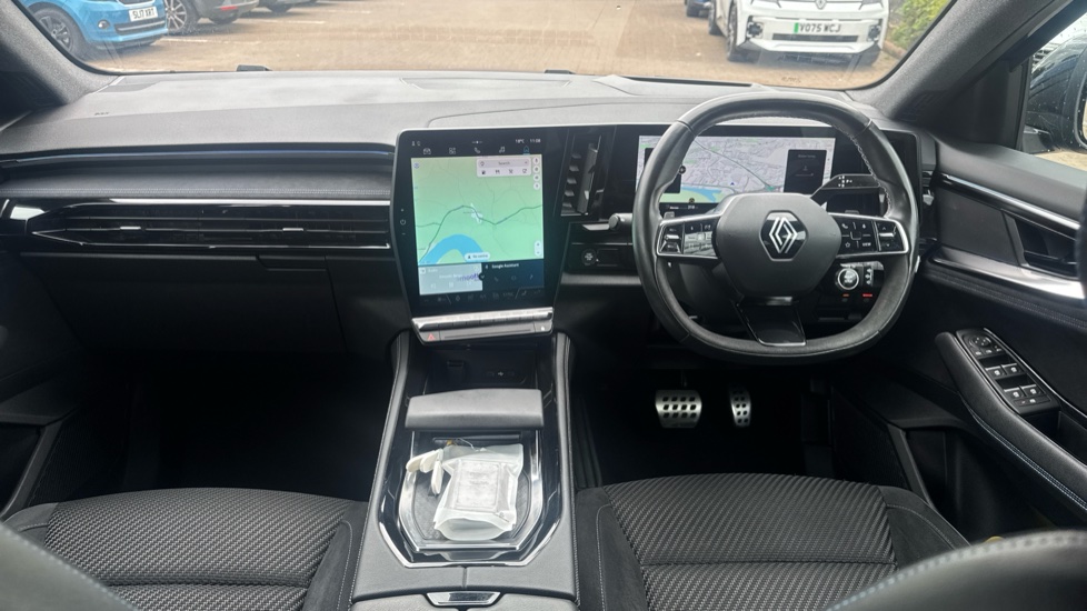 Renault Austral E-Tech FHEV Techno Esprit Alpine 5dr Auto Hybrid Estate - Image 10