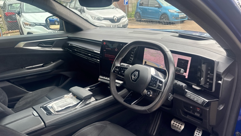 Renault Austral E-Tech FHEV Techno Esprit Alpine 5dr Auto Hybrid Estate - Image 11