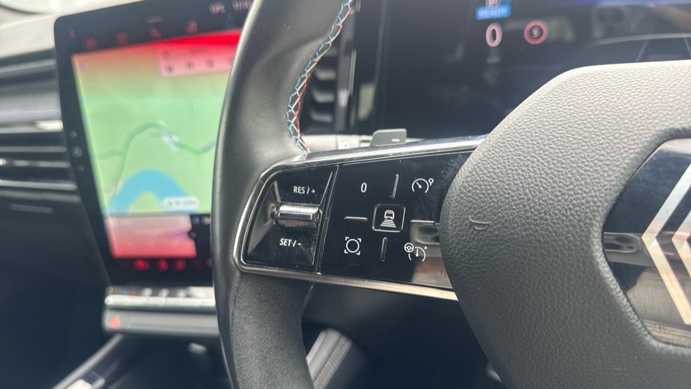 Renault Austral E-Tech FHEV Techno Esprit Alpine 5dr Auto Hybrid Estate - Image 26