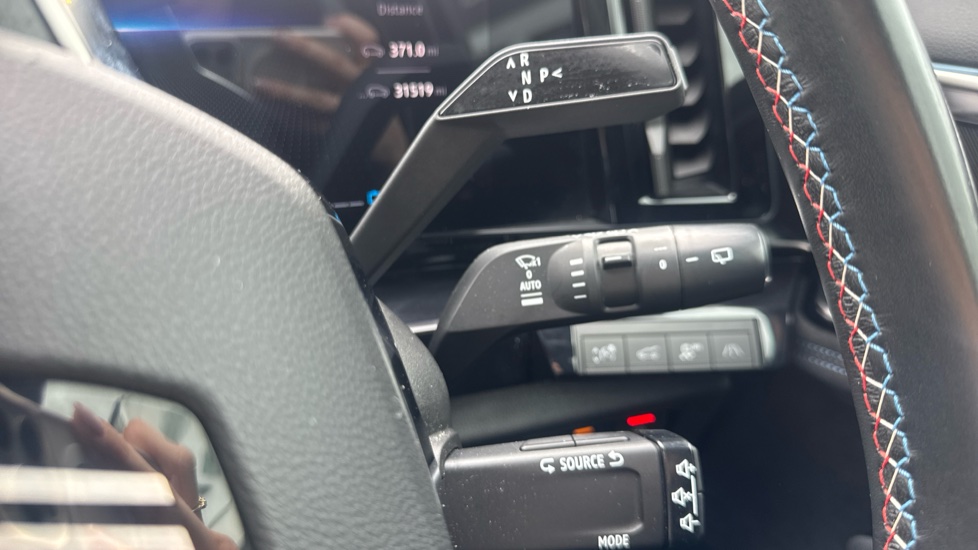 Renault Austral E-Tech FHEV Techno Esprit Alpine 5dr Auto Hybrid Estate - Image 29