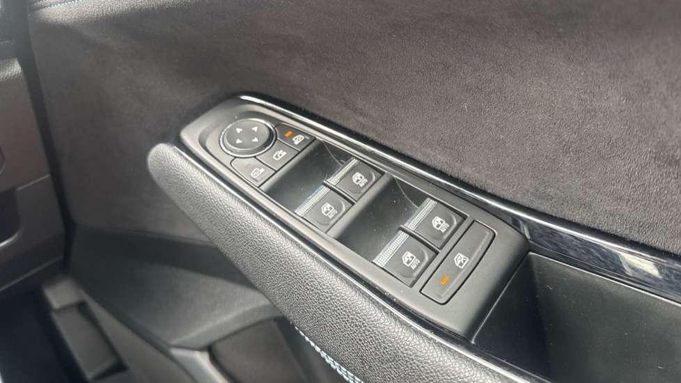 Renault Austral E-Tech FHEV Techno Esprit Alpine 5dr Auto Hybrid Estate - Image 30