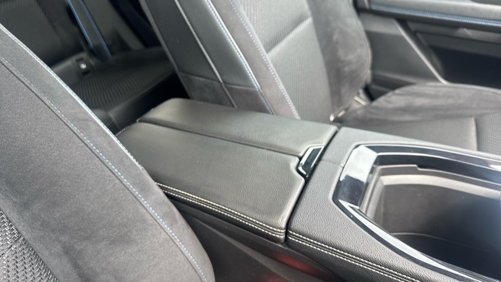 Renault Austral E-Tech FHEV Techno Esprit Alpine 5dr Auto Hybrid Estate - Image 36