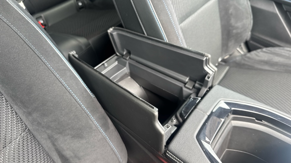 Renault Austral E-Tech FHEV Techno Esprit Alpine 5dr Auto Hybrid Estate - Image 37