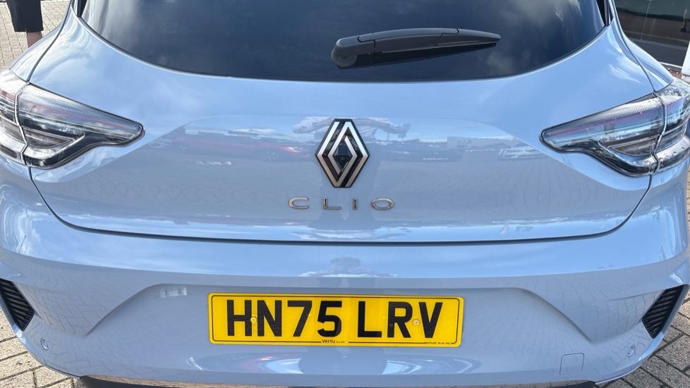 Renault Clio 1.0 TCe 90 Techno 5dr Petrol Hatchback - Image 29