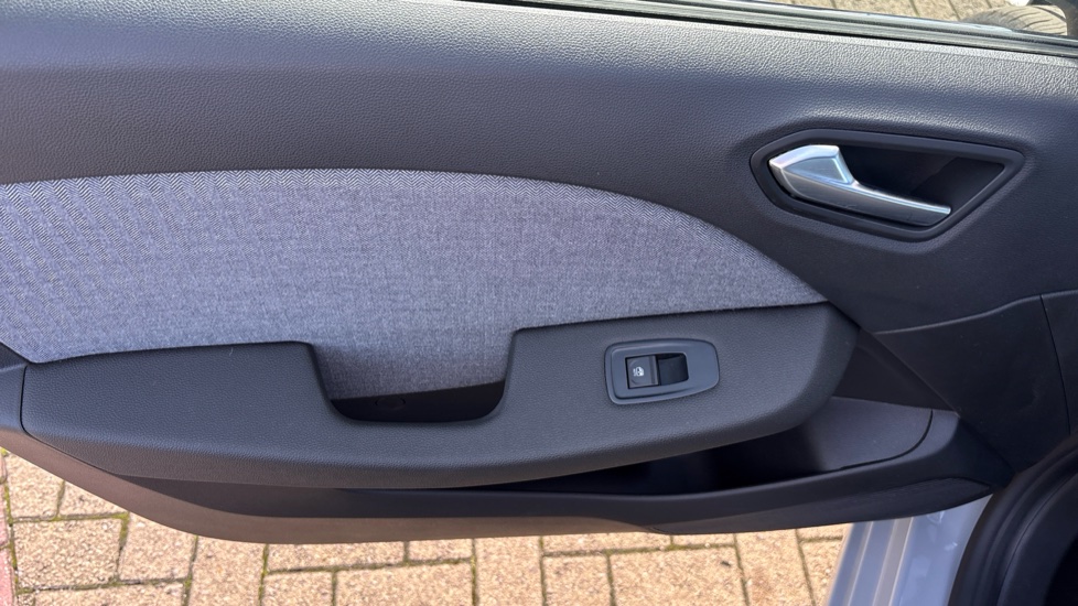 Renault Clio 1.0 TCe 90 Techno 5dr Petrol Hatchback - Image 30