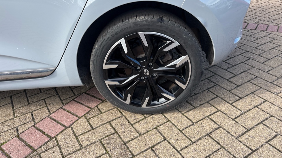 Renault Clio 1.0 TCe 90 Techno 5dr Petrol Hatchback - Image 37