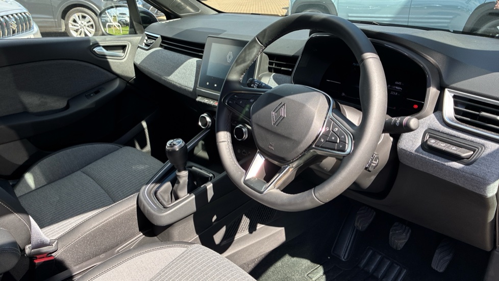 Renault Clio 1.0 TCe 90 Techno 5dr Petrol Hatchback - Image 11