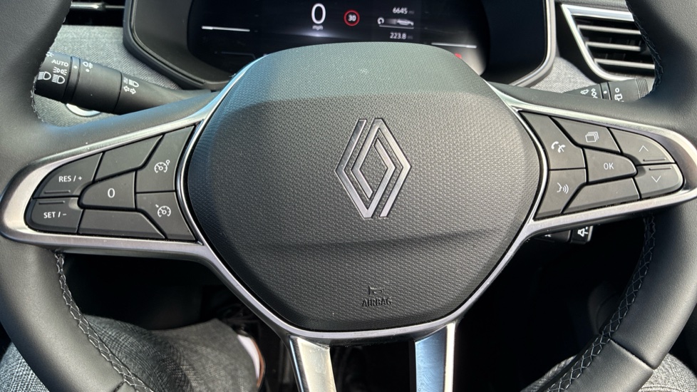 Renault Clio 1.0 TCe 90 Techno 5dr Petrol Hatchback - Image 38
