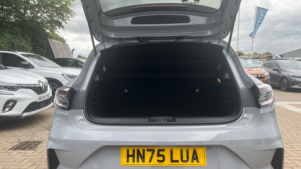 Renault Clio 1.0 TCe 90 Techno 5dr Petrol Hatchback - Image 4