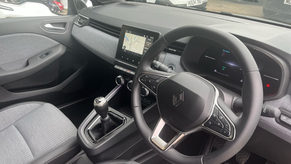 Renault Clio 1.0 TCe 90 Techno 5dr Petrol Hatchback - Image 11