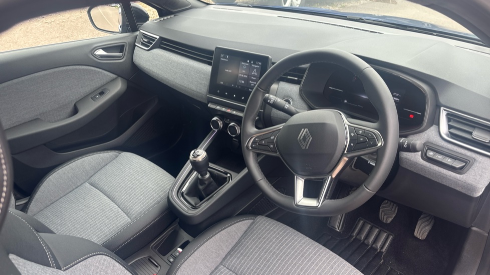 Renault Clio 1.0 TCe 90 Techno 5dr Petrol Hatchback - Image 11