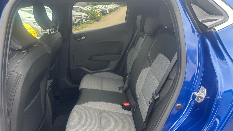 Renault Clio 1.0 TCe 90 Techno 5dr Petrol Hatchback - Image 16