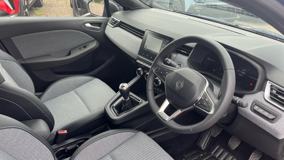 Renault Clio 1.0 TCe 90 Techno 5dr Petrol Hatchback - Image 11