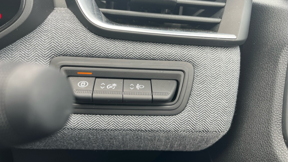 Renault Clio 1.0 TCe 90 Techno 5dr Petrol Hatchback - Image 27