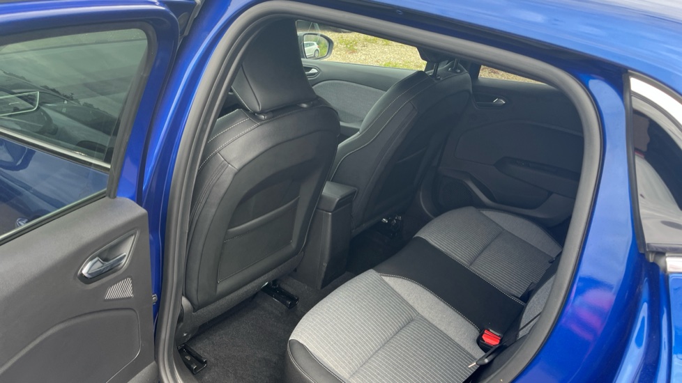Renault Clio 1.0 TCe 90 Techno 5dr Petrol Hatchback - Image 41