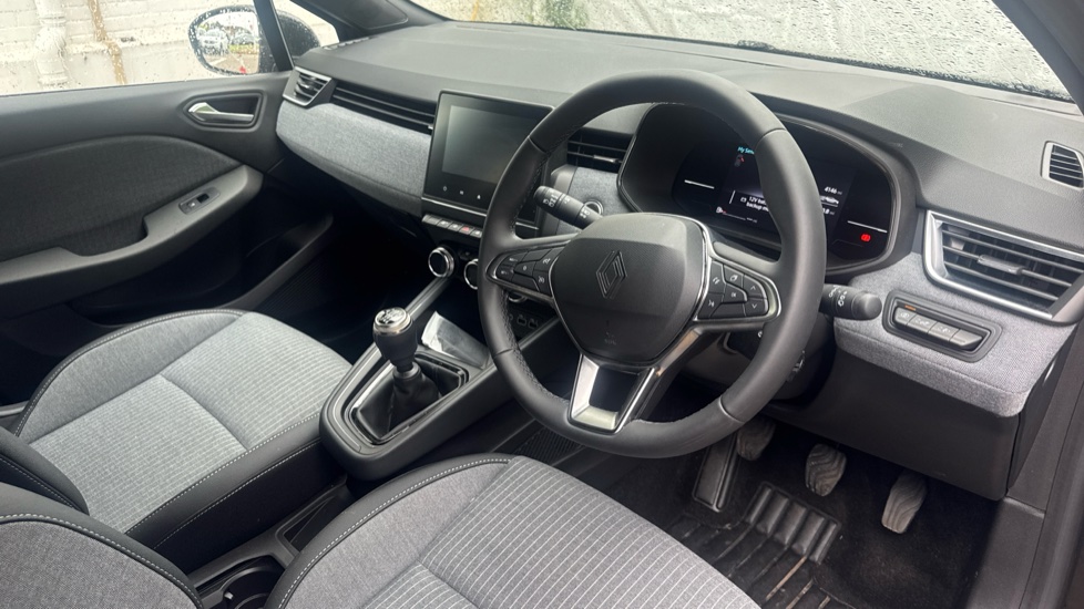 Renault Clio 1.0 TCe 90 Techno 5dr Petrol Hatchback - Image 11