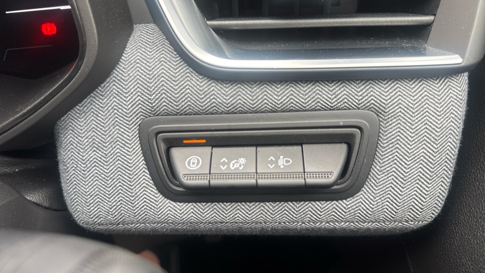 Renault Clio 1.0 TCe 90 Techno 5dr Petrol Hatchback - Image 22