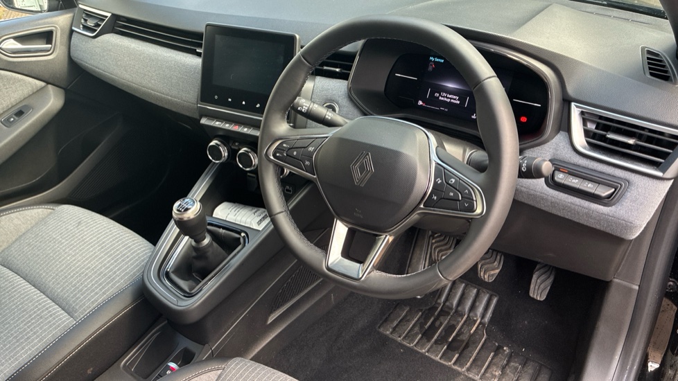 Renault Clio 1.0 TCe 90 Techno 5dr Petrol Hatchback - Image 11