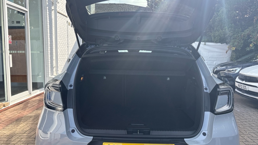 Renault Captur 1.2 TCE 115 Esprit Alpine 5dr Petrol Hatchback - Image 4