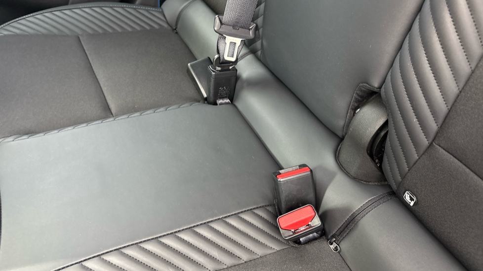 Renault Captur 1.2 TCE 115 Esprit Alpine 5dr Petrol Hatchback - Image 17