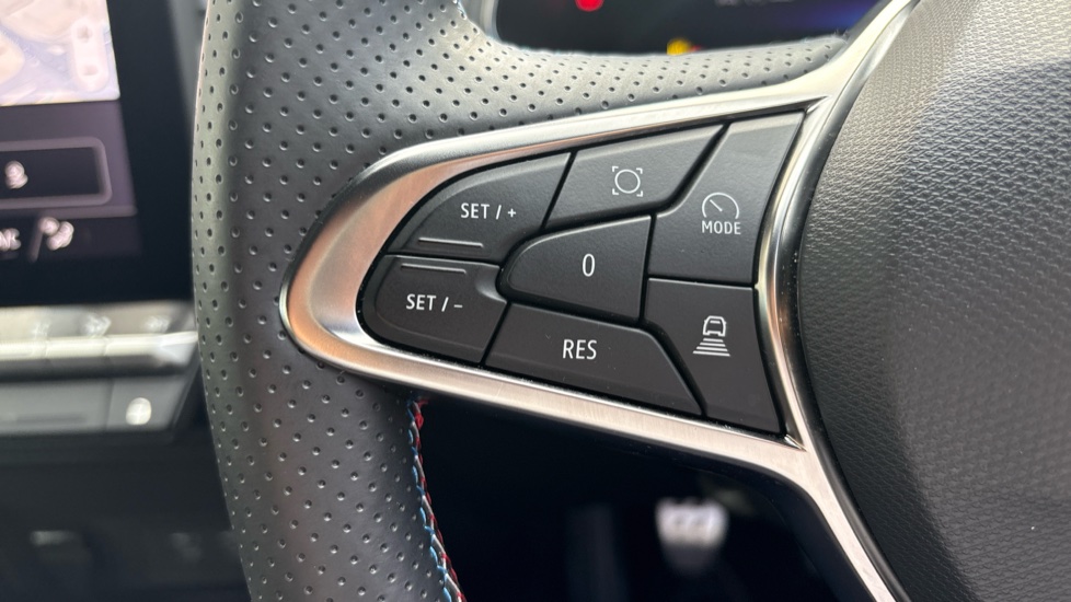 Renault Captur 1.2 TCE 115 Esprit Alpine 5dr Petrol Hatchback - Image 27
