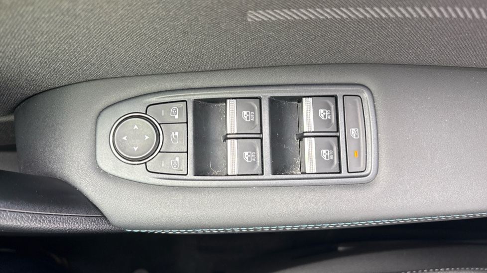 Renault Captur 1.2 TCE 115 Esprit Alpine 5dr Petrol Hatchback - Image 30