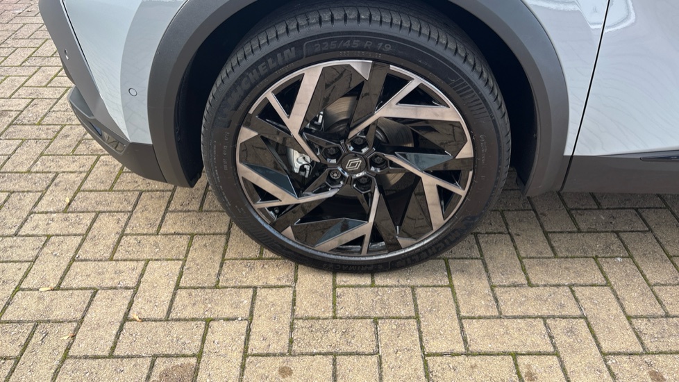Renault Captur 1.2 TCE 115 Esprit Alpine 5dr Petrol Hatchback - Image 36
