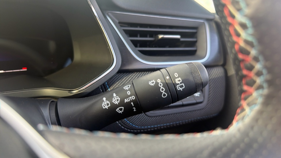 Renault Captur 1.2 TCE 115 Esprit Alpine 5dr Petrol Hatchback - Image 29