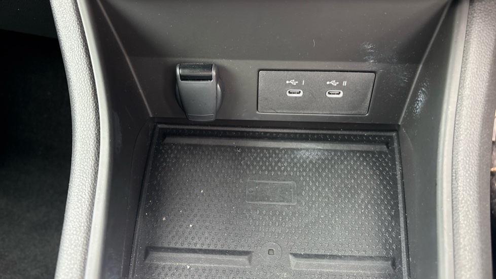Renault Captur 1.2 TCE 115 Techno 5dr Petrol Hatchback - Image 22