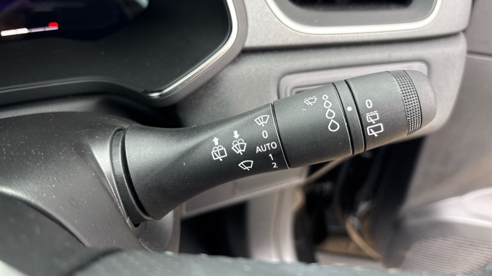 Renault Captur 1.2 TCE 115 Techno 5dr Petrol Hatchback - Image 32