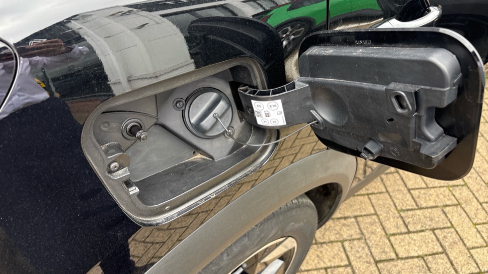 Renault Captur 1.2 TCE 115 Techno 5dr Petrol Hatchback - Image 35