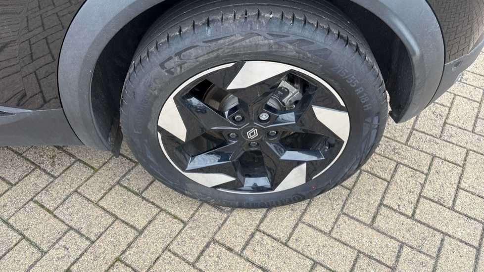 Renault Captur 1.2 TCE 115 Techno 5dr Petrol Hatchback - Image 37