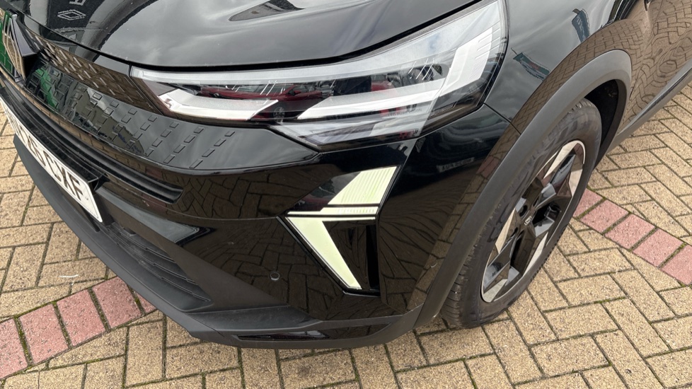 Renault Captur 1.2 TCE 115 Techno 5dr Petrol Hatchback - Image 39