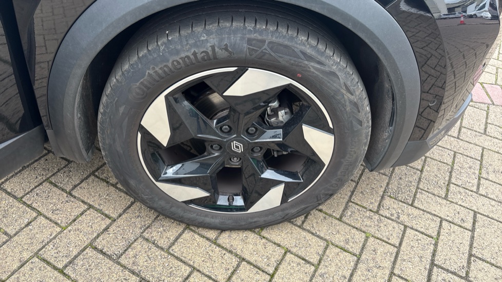 Renault Captur 1.2 TCE 115 Techno 5dr Petrol Hatchback - Image 42