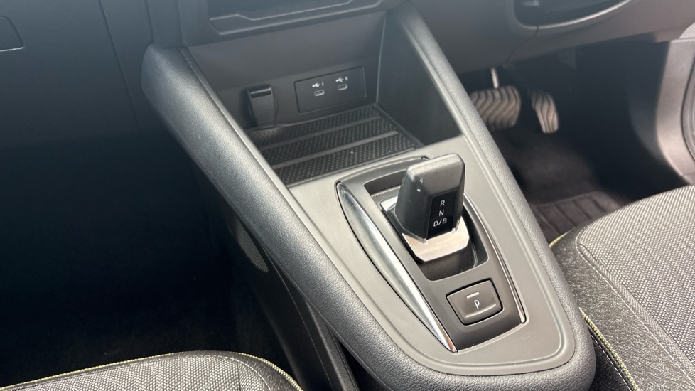 Renault Symbioz 1.8 E-Tech FHEV 160 Techno 5dr Auto Hybrid Estate - Image 13
