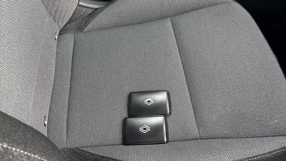 Renault Symbioz 1.8 E-Tech FHEV 160 Techno 5dr Auto Hybrid Estate - Image 20