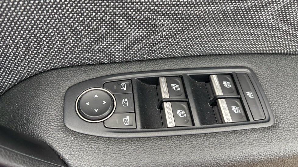 Renault Symbioz 1.8 E-Tech FHEV 160 Techno 5dr Auto Hybrid Estate - Image 24