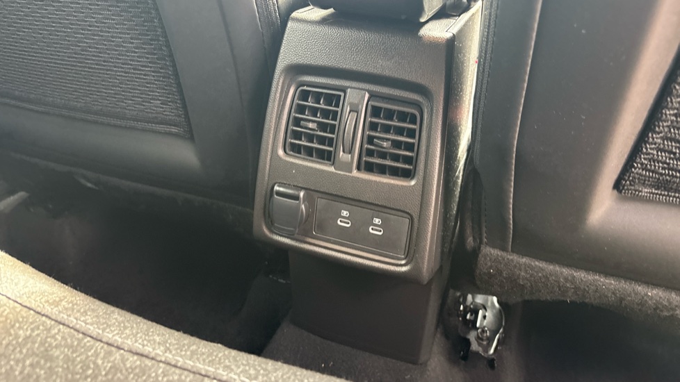 Renault Symbioz 1.8 E-Tech FHEV 160 Techno 5dr Auto Hybrid Estate - Image 35