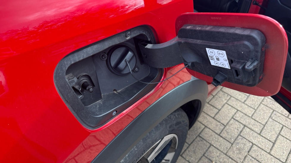 Renault Symbioz 1.8 E-Tech FHEV 160 Techno 5dr Auto Hybrid Estate - Image 36