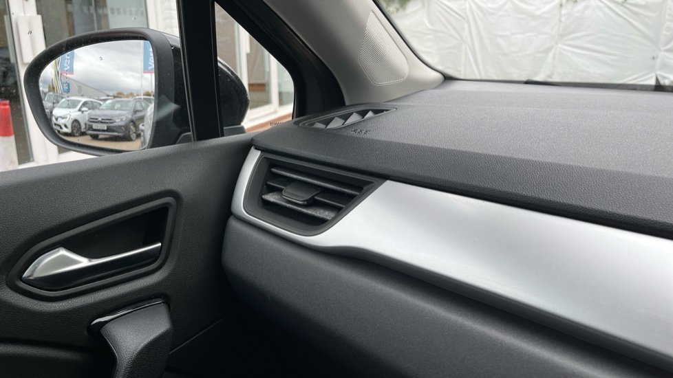Renault Captur 1.3 TCE 130 Iconic 5dr Petrol Hatchback - Image 21
