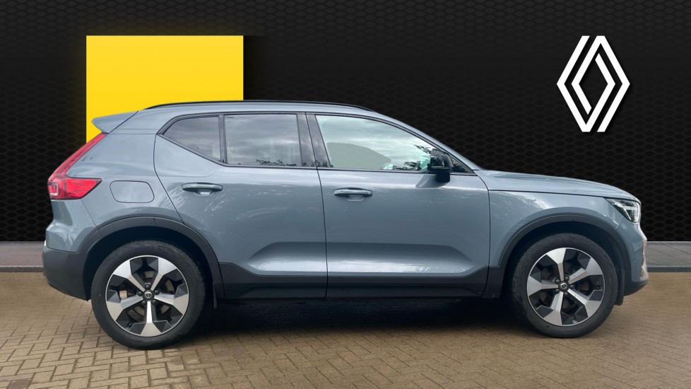 Volvo XC40 2.0 B4P Ultimate Dark 5dr Auto Petrol Estate - Image 5