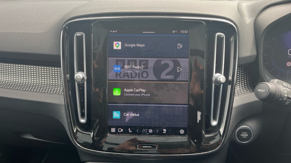 Volvo XC40 2.0 B4P Ultimate Dark 5dr Auto Petrol Estate - Image 22