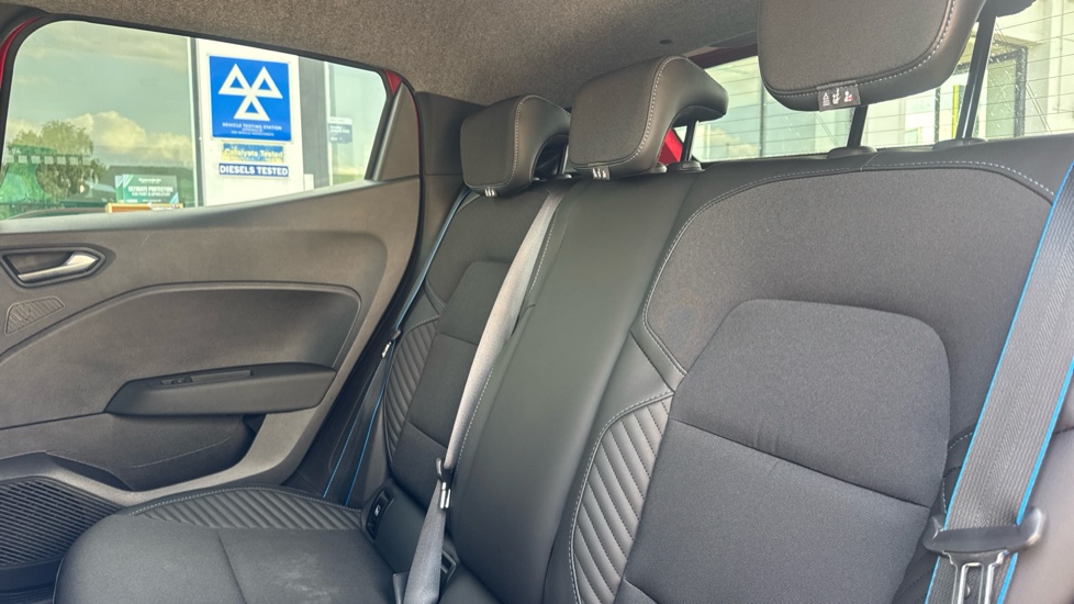 Renault Clio 1.0 TCe 90 Esprit Alpine 5dr Petrol Hatchback - Image 16
