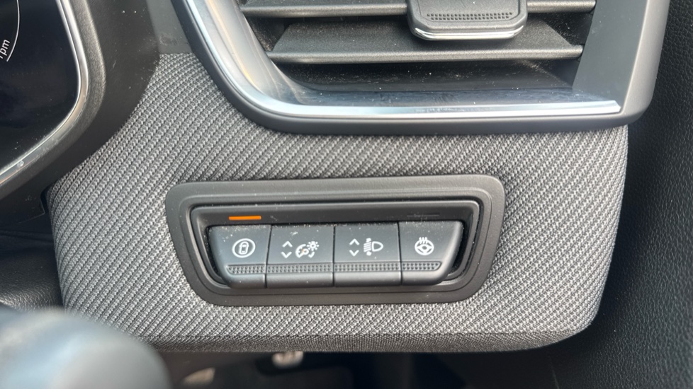 Renault Clio 1.0 TCe 90 Esprit Alpine 5dr Petrol Hatchback - Image 22
