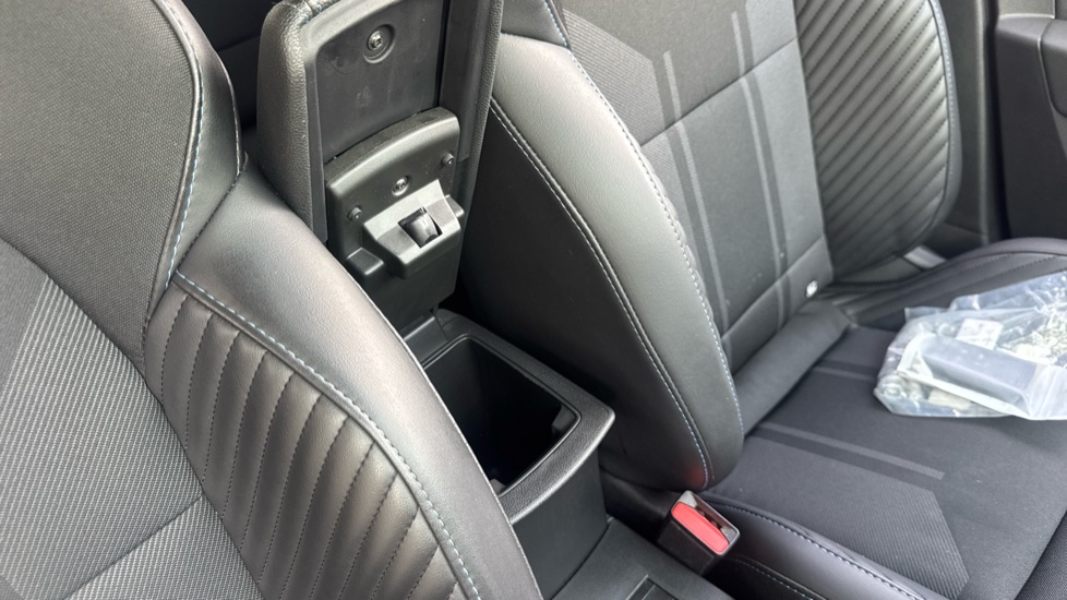 Renault Clio 1.0 TCe 90 Esprit Alpine 5dr Petrol Hatchback - Image 34