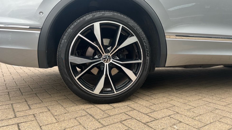 Volkswagen Tiguan Allspace 2.0 TSI 245 4Motion R-Line 5dr DSG Petrol Estate - Image 7