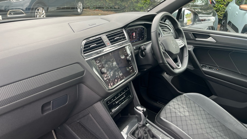 Volkswagen Tiguan Allspace 2.0 TSI 245 4Motion R-Line 5dr DSG Petrol Estate - Image 9