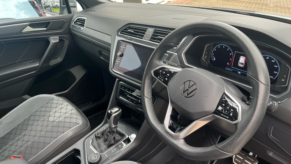 Volkswagen Tiguan Allspace 2.0 TSI 245 4Motion R-Line 5dr DSG Petrol Estate - Image 11