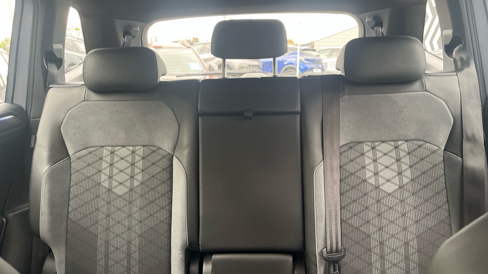 Volkswagen Tiguan Allspace 2.0 TSI 245 4Motion R-Line 5dr DSG Petrol Estate - Image 15