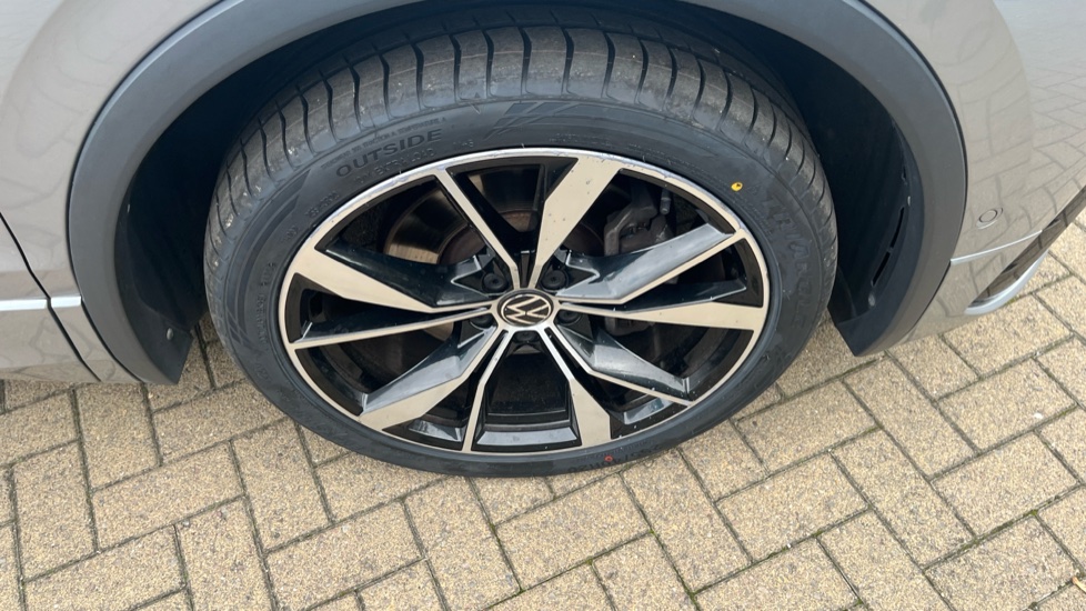 Volkswagen Tiguan Allspace 2.0 TSI 245 4Motion R-Line 5dr DSG Petrol Estate - Image 39